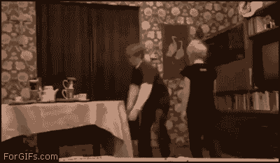September-10-2011-00-04-32-Tableclothtrick.gif